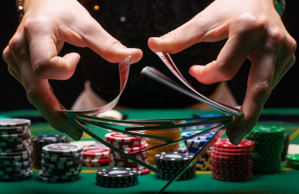 Texas Hold’em – popularna odmiana pokera i dobre układy