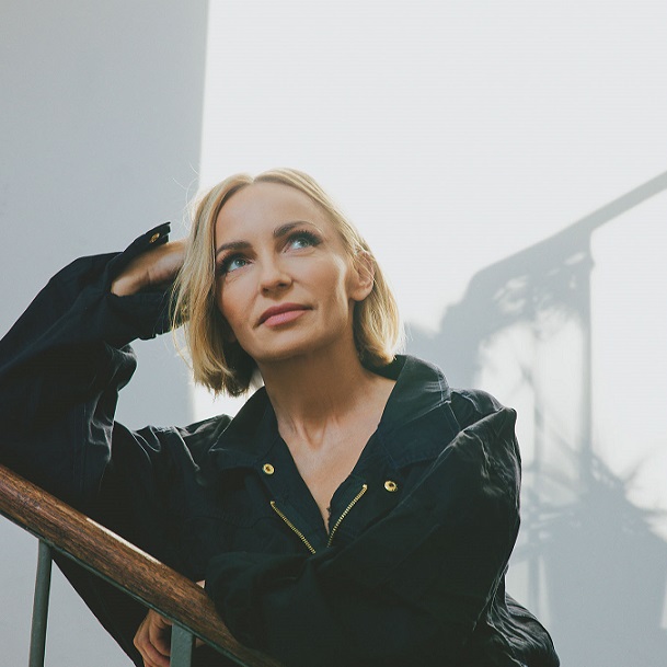 Anna Wyszkoni prezentuje nowy singiel „Obłęd”