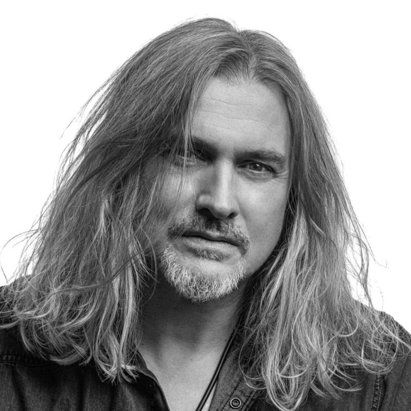 Maciek Balcar z kolejnym nowym utworem „Koniec balu”!