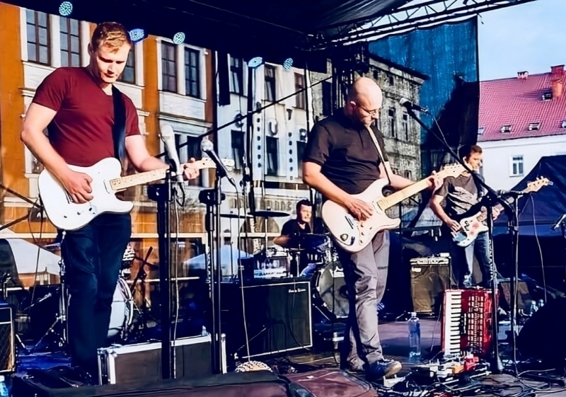 By Million Wires przerywają ciszę. Album EP „NOT OVER” – nowy rozdział alternatywnego zespołu