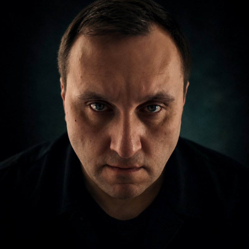 „Raczej nie patrzę na świat przez różowe okulary” – Maciej Ozi Ozdoba [WYWIAD]